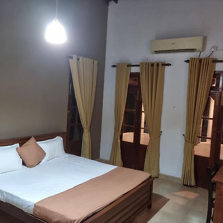 Stellar Inn Peradeniya Exteriör bild