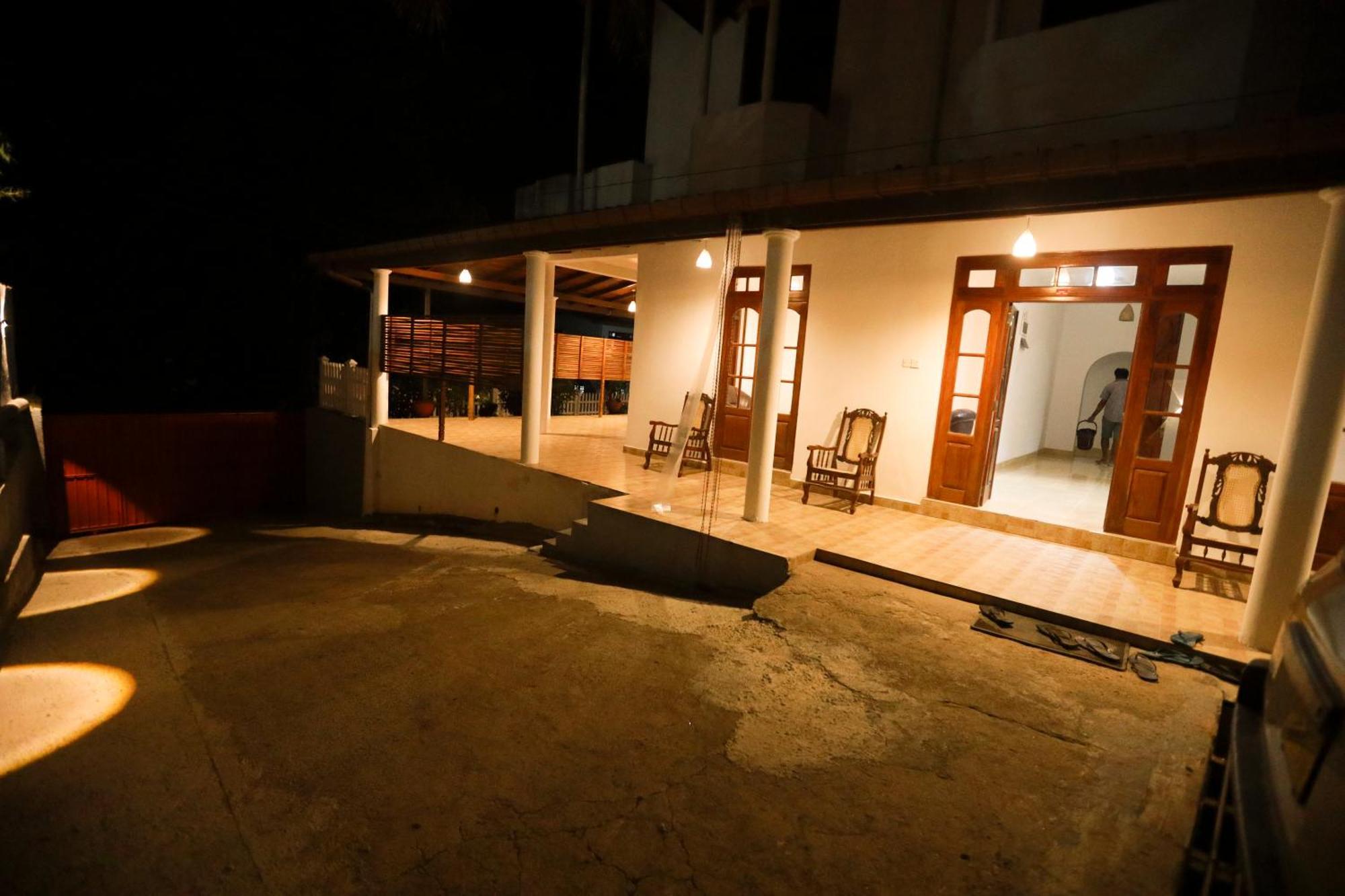 Stellar Inn Peradeniya Exteriör bild